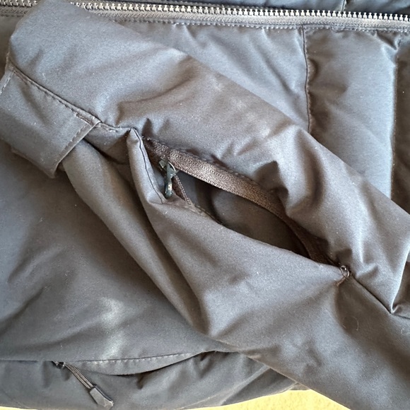 Helly Hansen -NWOT - insulated jacket - size 164/14 - Picture 6 of 6